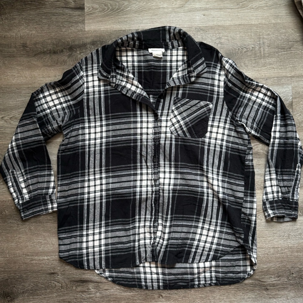 Beachlunchlounge Black and White Casual Button Down Shirt